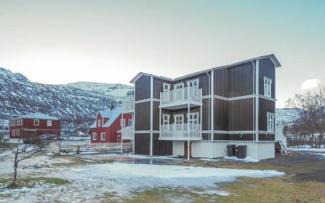 Við Lónið guesthouse
