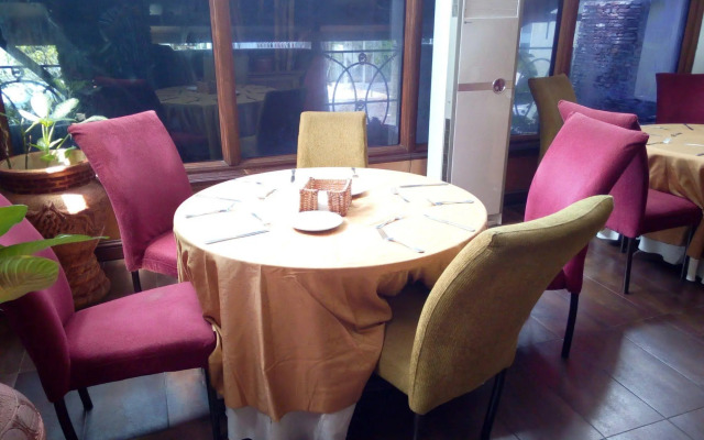Highgate Hotel
