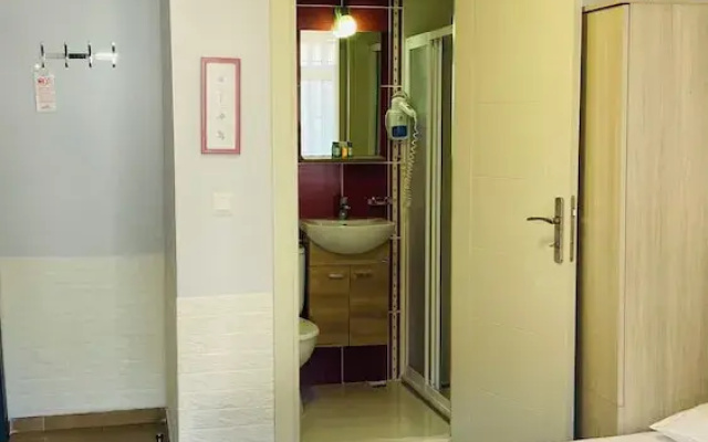 Bybassios Hotel