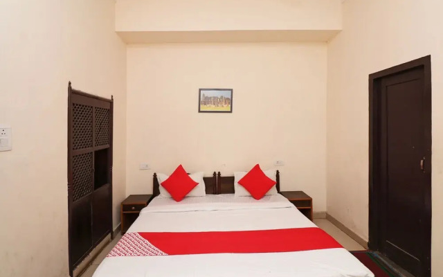 OYO 29826 Central Hotel