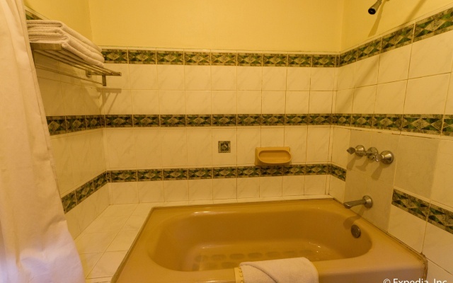 Crown Regency Residences Cebu Hotel