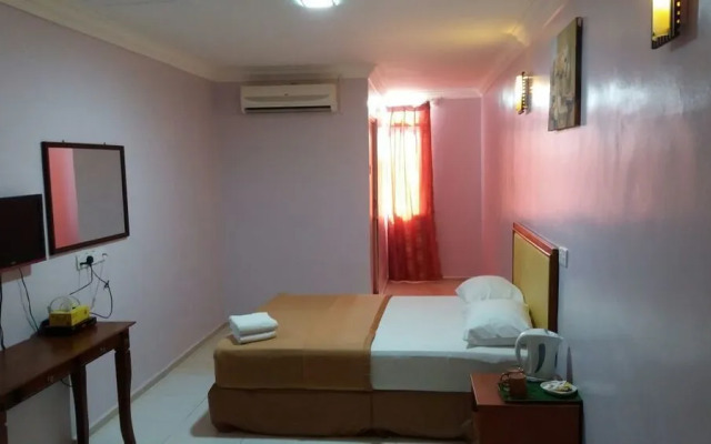 Saujana Hotel And Restaurant