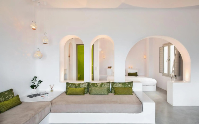 Skyfall Suites - Adults Only