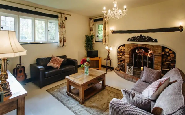 Breathtaking Elizabethan Manor House