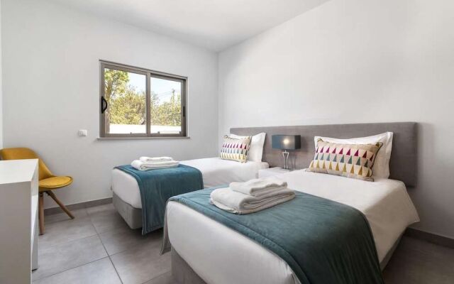 Tara Wright in Albufeira