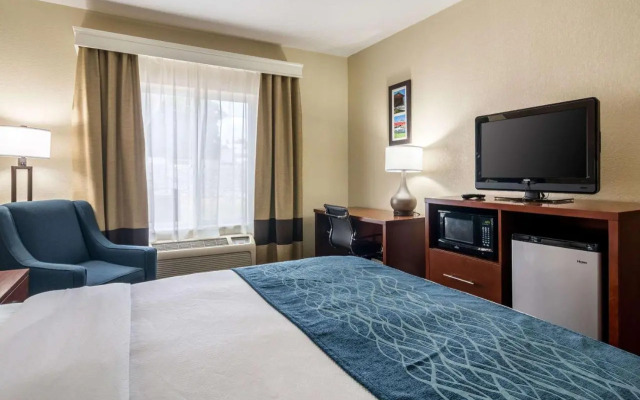 Holiday Inn Exp Stes Hannibal