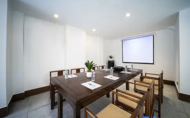 Phoenix Qingcheng Mountain Water · Courtyard Viewing Homestay