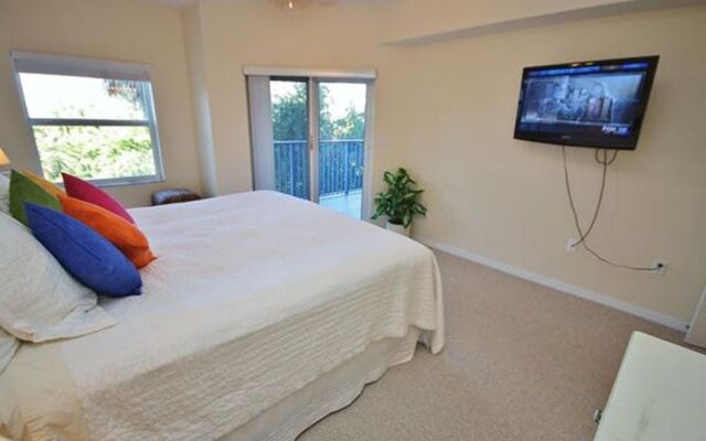 Oceanwalk 7-302 Apartment 2