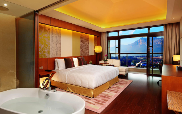 HUALUXE Kunming by IHG