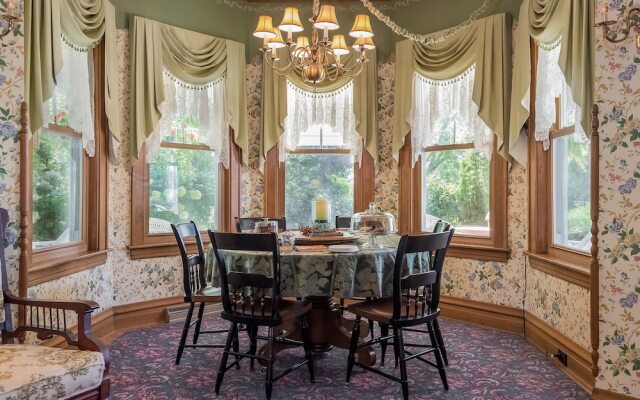 Kingsley House Bed & Breakfast