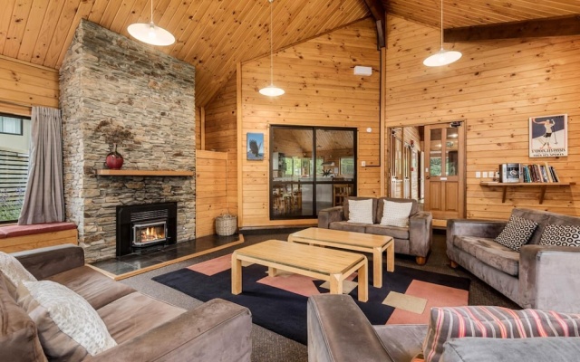 Altamont Lodge – Lobby – Wanaka