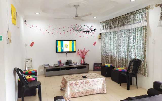 H Homestay - Semi D 1000Mbps (1Gbps) Wifi, Astro & Private Parking