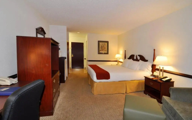 Holiday Inn Express South Hill-Lacrosse