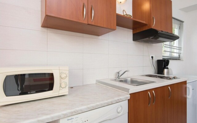 Stunning Home in Kuciste-perna With Wifi and 2 Bedrooms