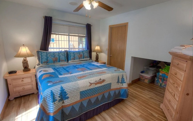 Bear Country 4 Bedroom Home by RedAwning