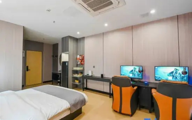 Zhifeng Internet Cafe E-sports Hotel (Guangle Jiayuan)