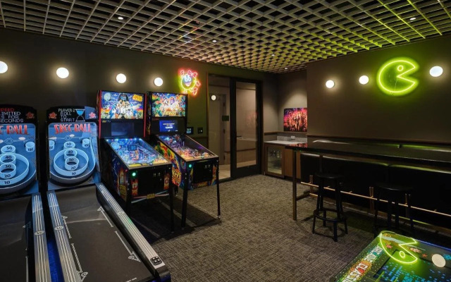 Level Chicago - River North