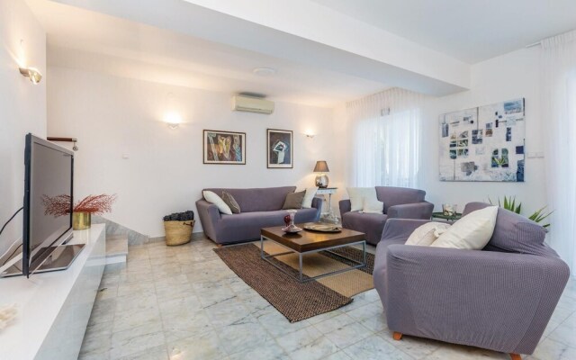 Stunning Home in Njivice With Wifi and 3 Bedrooms