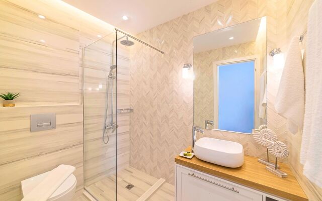 Villa Solaris Heated Pool & Hot Tub