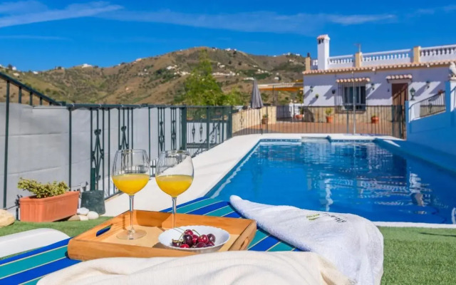 Villa José Andrés Torrox by Ruralidays