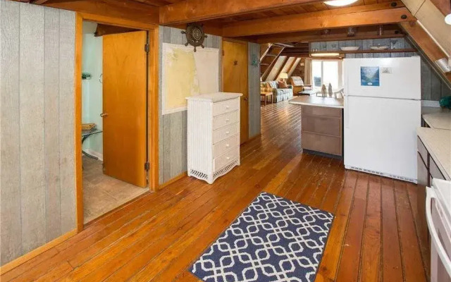 Sea Loft by RedAwning