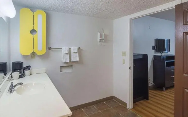Studio 6-Oklahoma City, OK - Airport