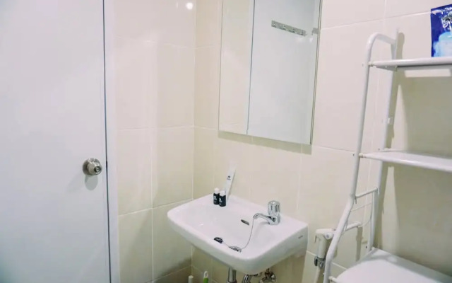 Scenic And Homey 2Br Apartment M-Town Residence Near Mall