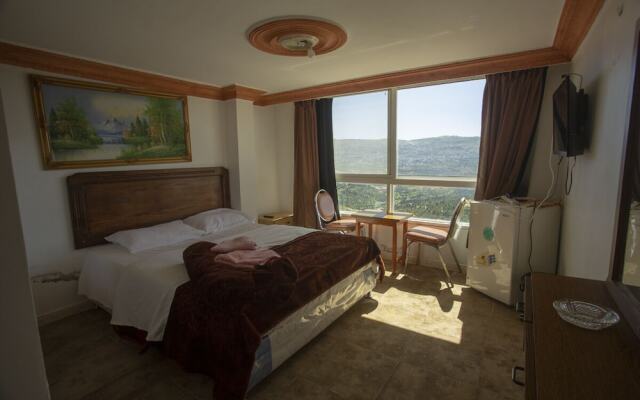 Ajloun Hotel