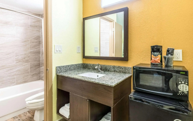 Rodeway Inn Fairgrounds - Casino