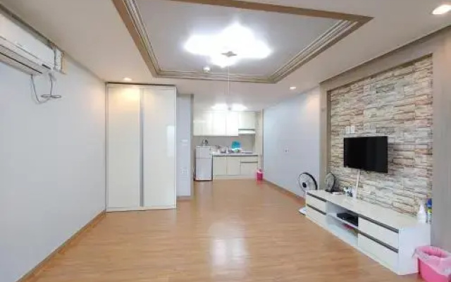 Jeju Oreum Pension