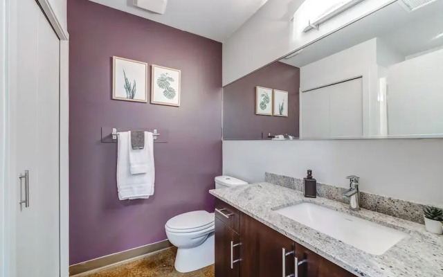 Luxury 2BR Condo - Downtown City Views