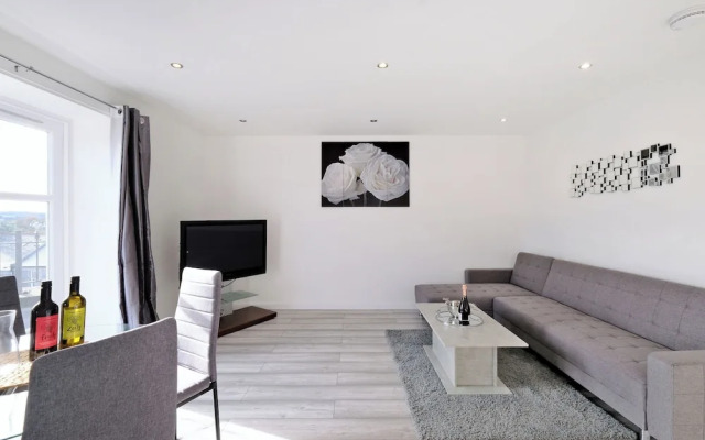 Orange Apartments - Belgrave Mansions