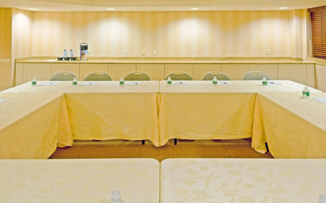 Rockville Centre Hotel - JFK Airport