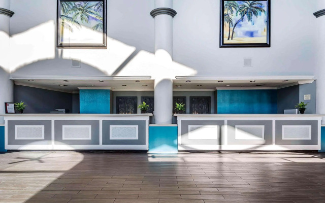 Clarion Hotel Orlando International Airport
