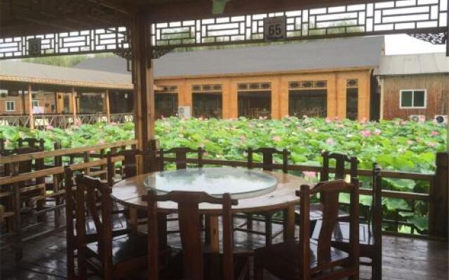 Baiyangding Aiweier Farm-stay