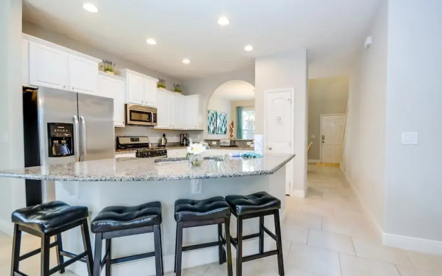 H5294 Ultimate 6 Bedroom 5 Bathroom Home With Pool