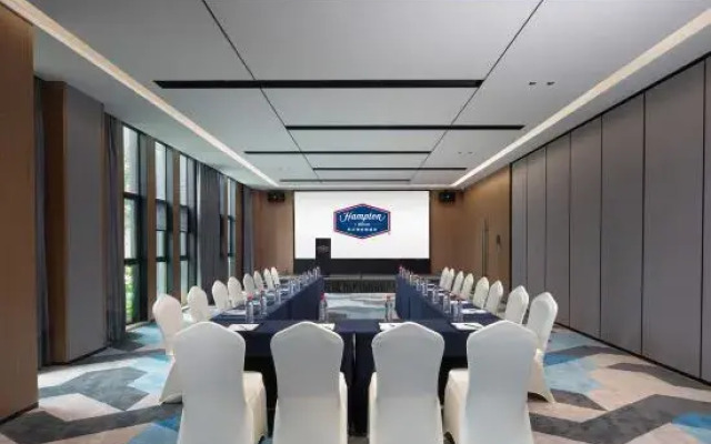 Hampton by Hilton Wuhan OVCEC