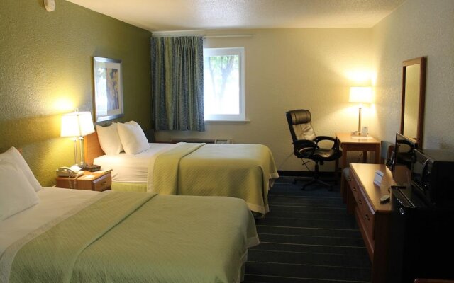 Days Inn &amp Suites by Wyndham Bridgeport - Clarksburg