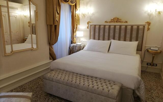 Cà Bonfadini Historic Experience Hotel Venice