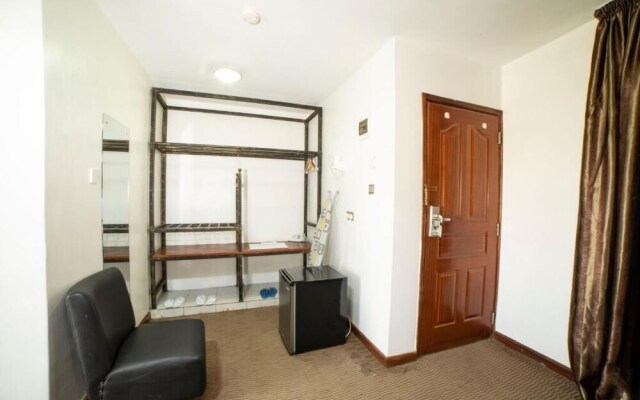 67 Airport Hotel