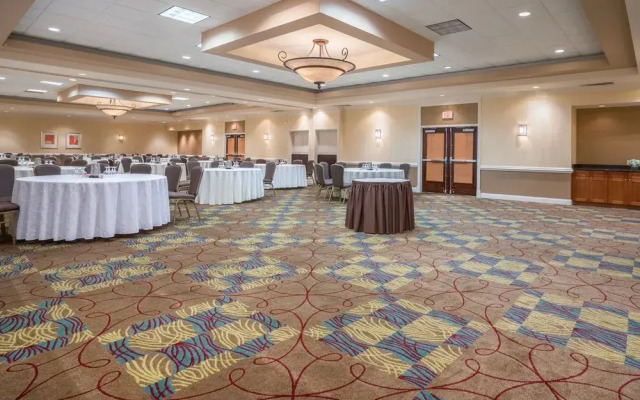 Crowne Plaza Philadelphia Bucks County