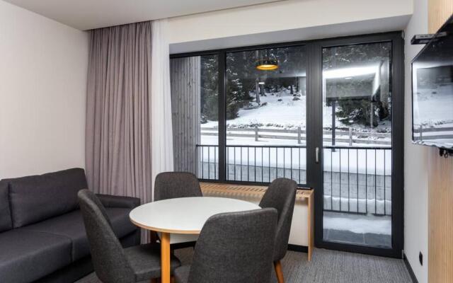 Bright Cozy Apartment For 4