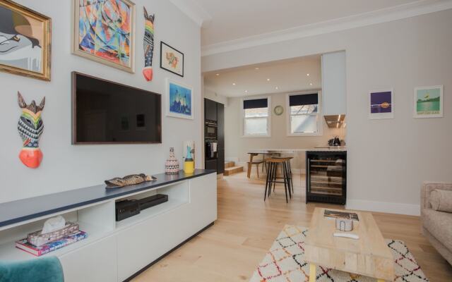 Modern 3 Bedroom Flat in West Hampstead