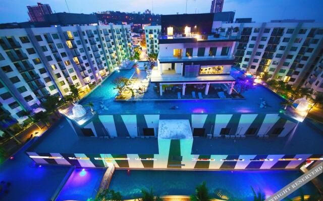 Arcadia Waters Condo Resort Pattaya