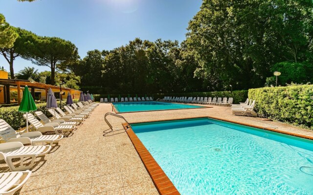 Residence with pool in Guardistallo