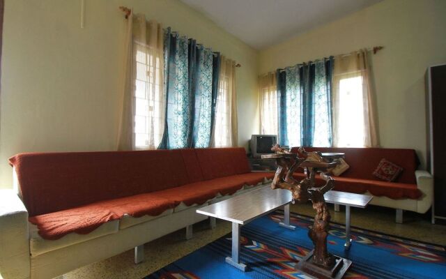 OYO 4303 Flora Home Stay