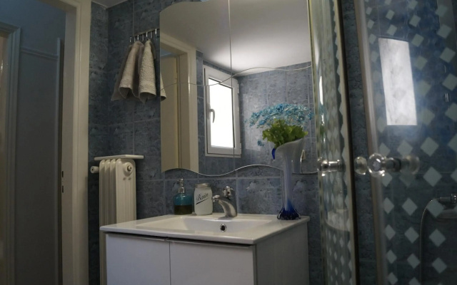 2 Bedrooms Apartment Center of Athens 4 min Subway