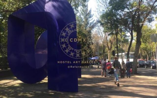 CDMX Hostel Art Gallery