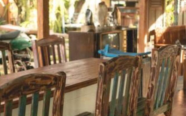 Sunrise Lodge & Lounge