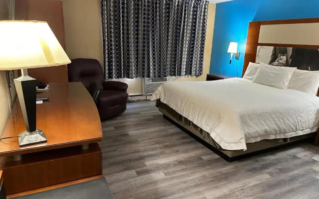 Motel 6 Iron Mountain